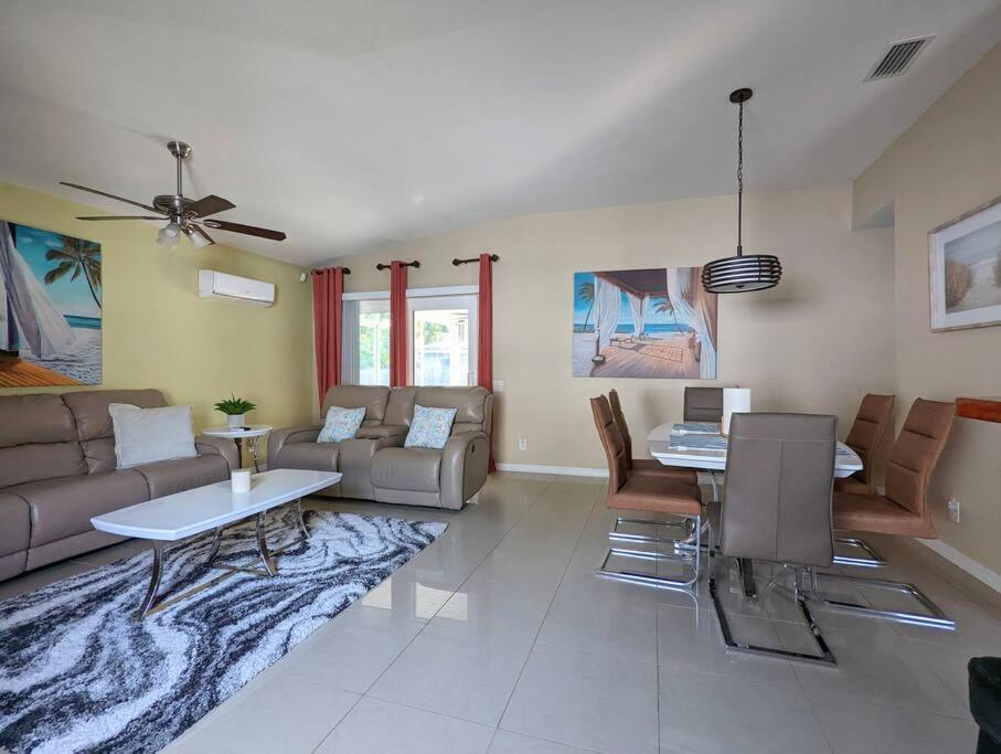 3Bed & 2Bath Property Couple Minutes From Siesta Key Beach & Downtown Sarasota Exterior foto
