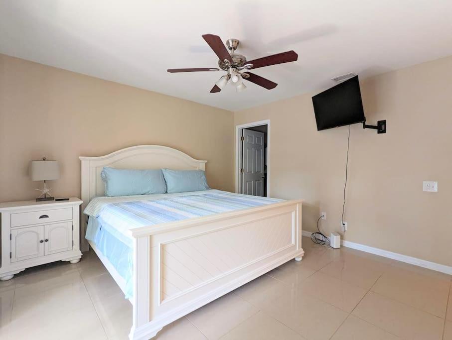3Bed & 2Bath Property Couple Minutes From Siesta Key Beach & Downtown Sarasota Exterior foto